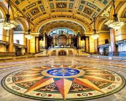 The place has a huge Minton tiles floor which is placed inside the Hall, is treat to the eyes and design engraved on the tiles are the Liverpool's coa